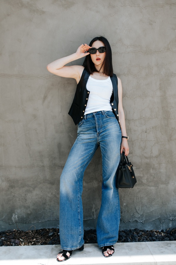 How to Style Flared Jeans: A Style Guide
